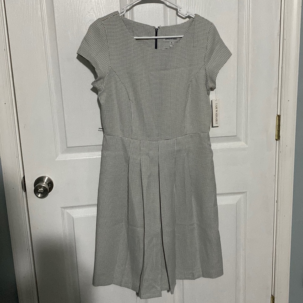 Shelby and Palmer size 8 Dress